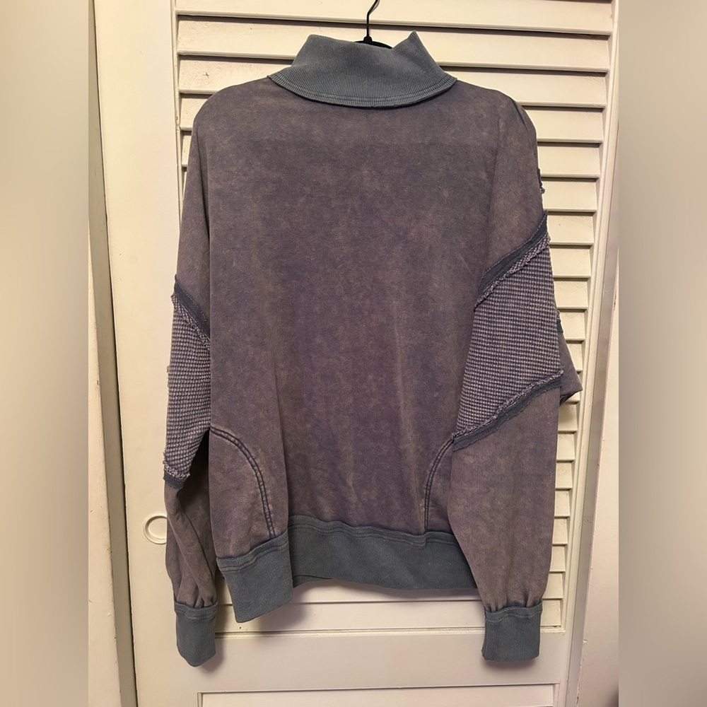 Oli & Hali Vintage Blue Sweatshirt